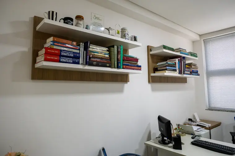 Sala de espera da Clínica Roberto Azambuja em Brasília